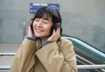 What a Day in the Life Looks Like with Noise-Cancelling Headphones in Singapore